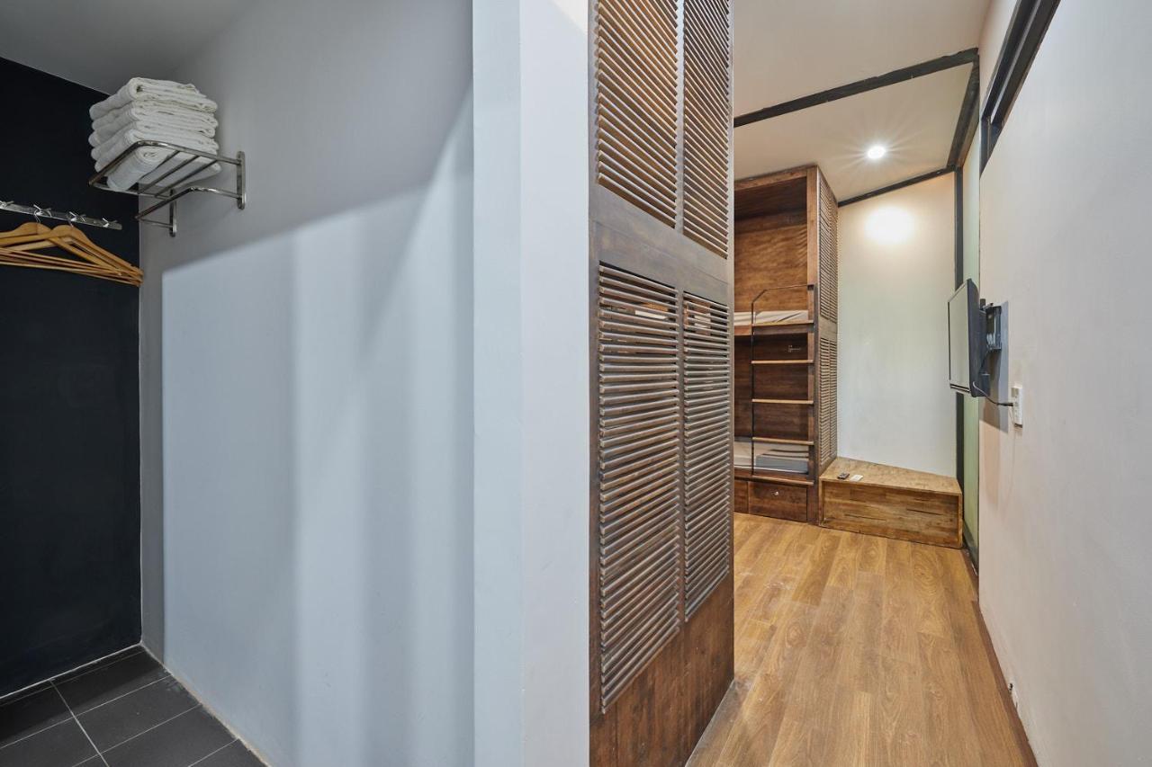 The Garden Capsule Hotel 2*